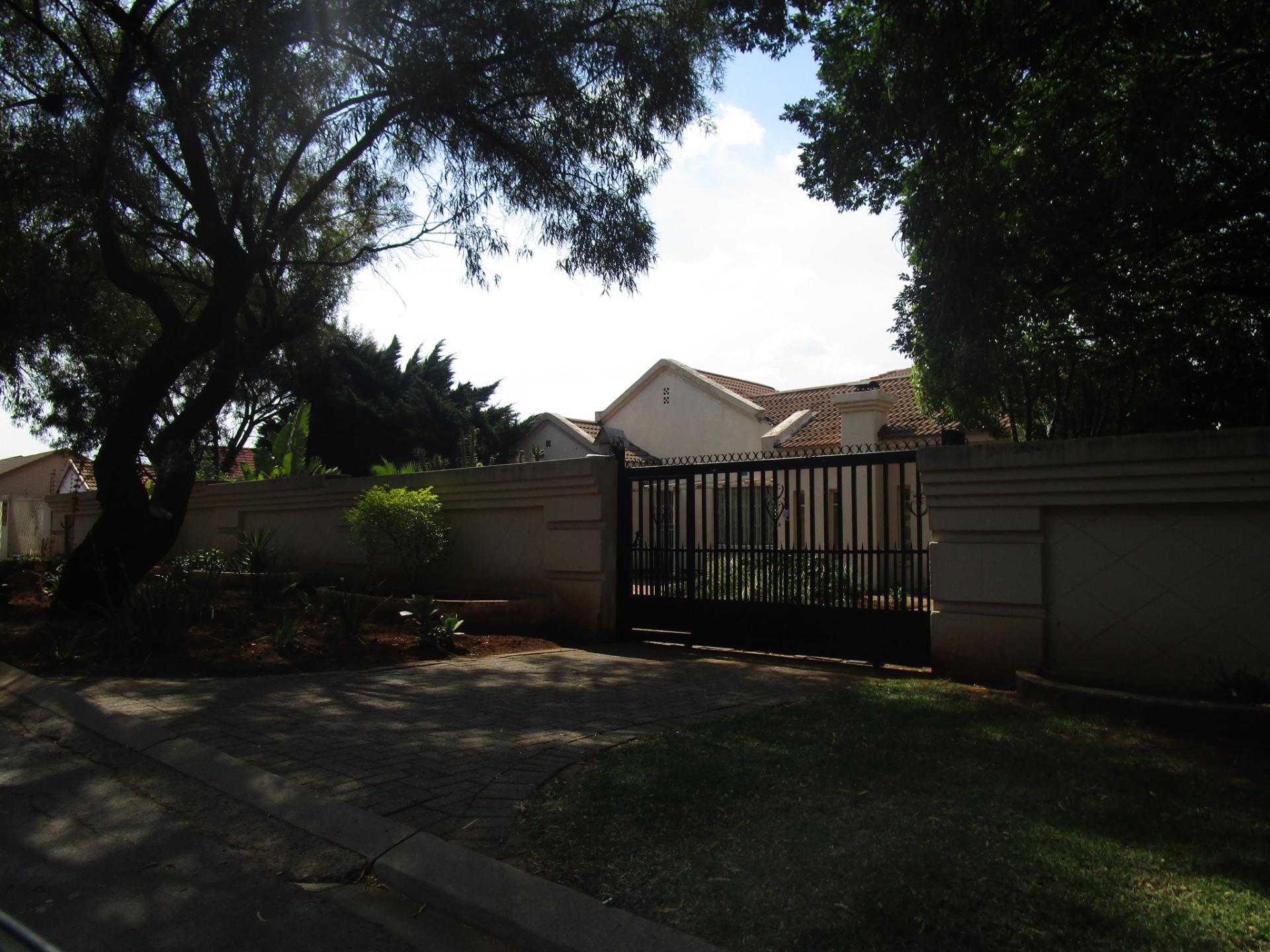 Front View of property in Mayberry Park