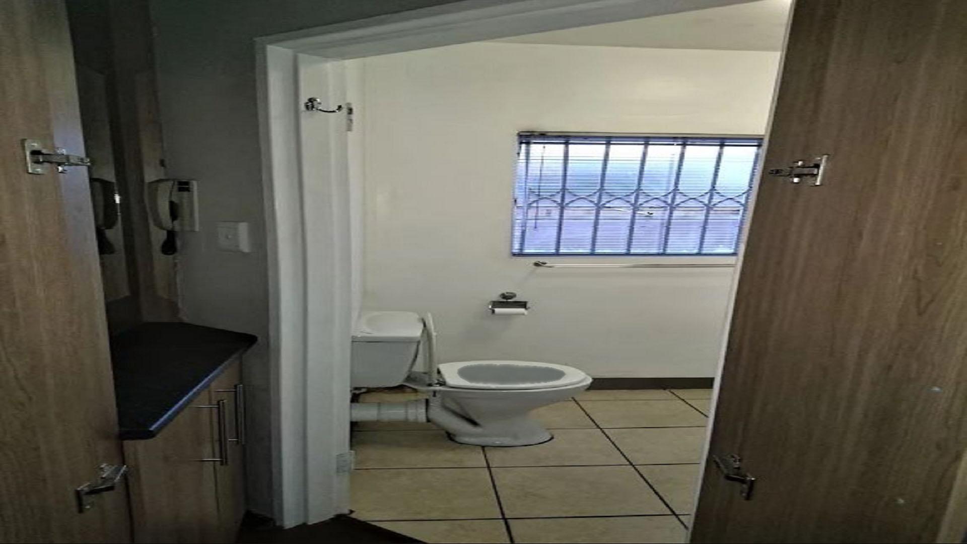 Main Bathroom of property in Bloemfontein