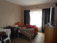 Main Bedroom - 18 square meters of property in Berton Park