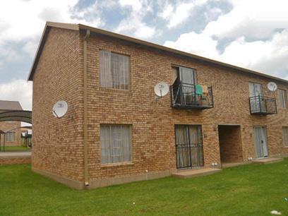 2 Bedroom Simplex for Sale For Sale in Weltevreden Park - Private Sale - MR17312