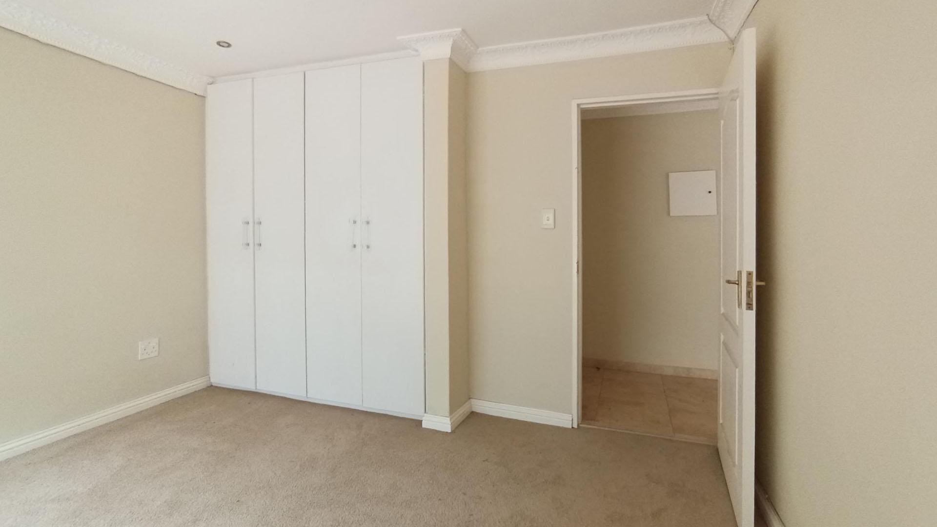 Bed Room 3 - 15 square meters of property in Vorna Valley