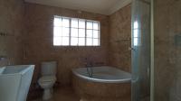 Bathroom 1 - 7 square meters of property in Vorna Valley