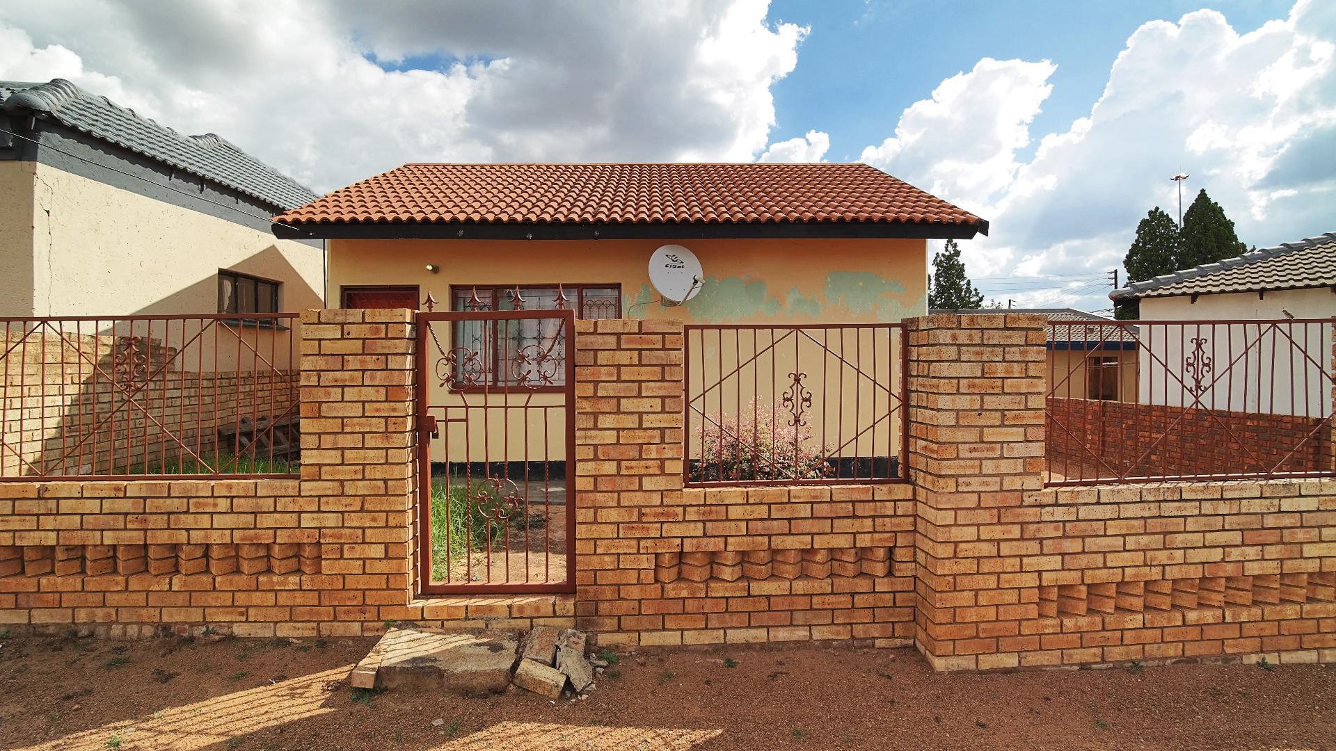 Standard Bank EasySell 2 Bedroom House for Sale in Mabopane MR173260