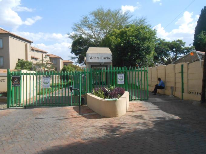 2 Bedroom Apartment for Sale For Sale in Weltevreden Park - Private Sale - MR173401