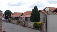 Front View of property in Ormonde