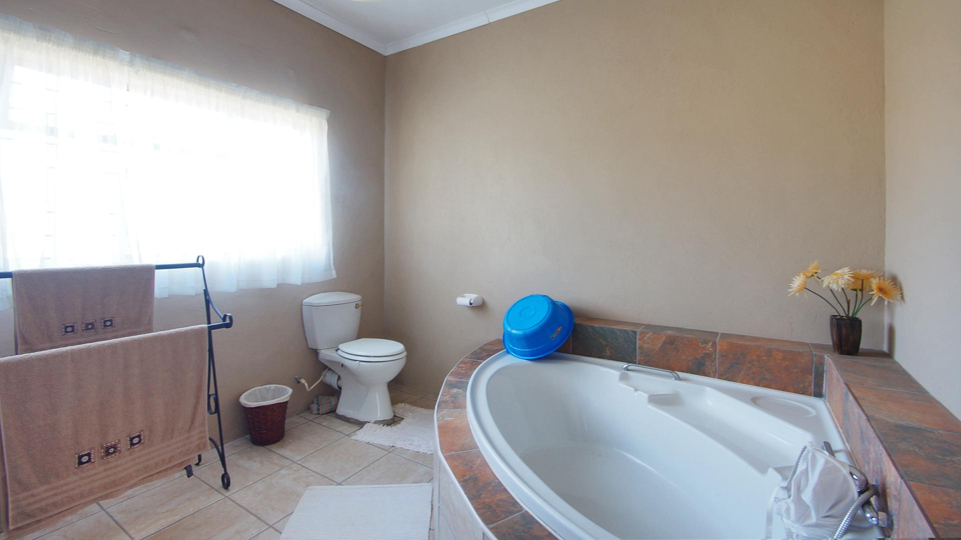 Main Bathroom - 15 square meters of property in Rustenburg