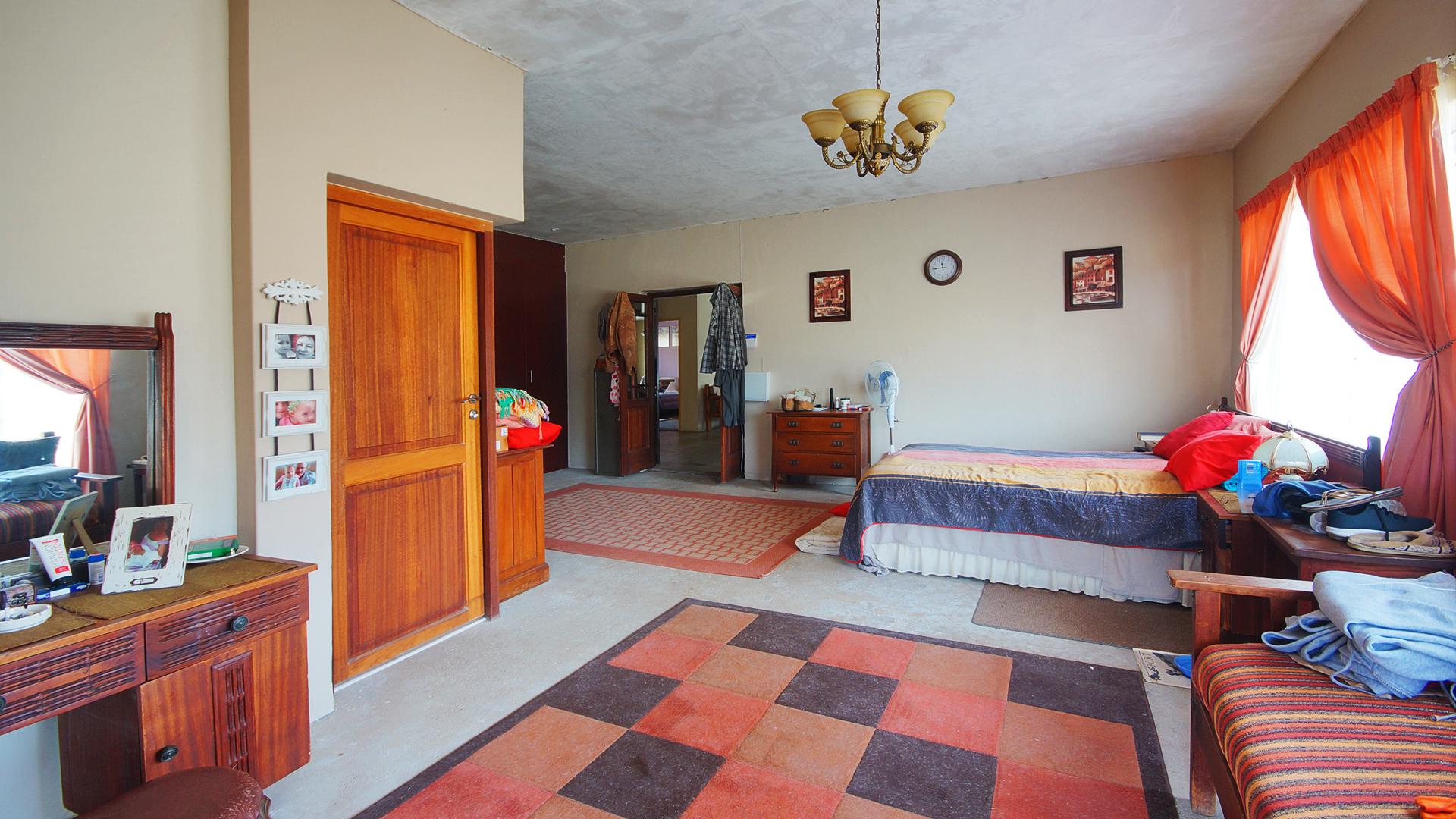 Main Bedroom - 59 square meters of property in Rustenburg