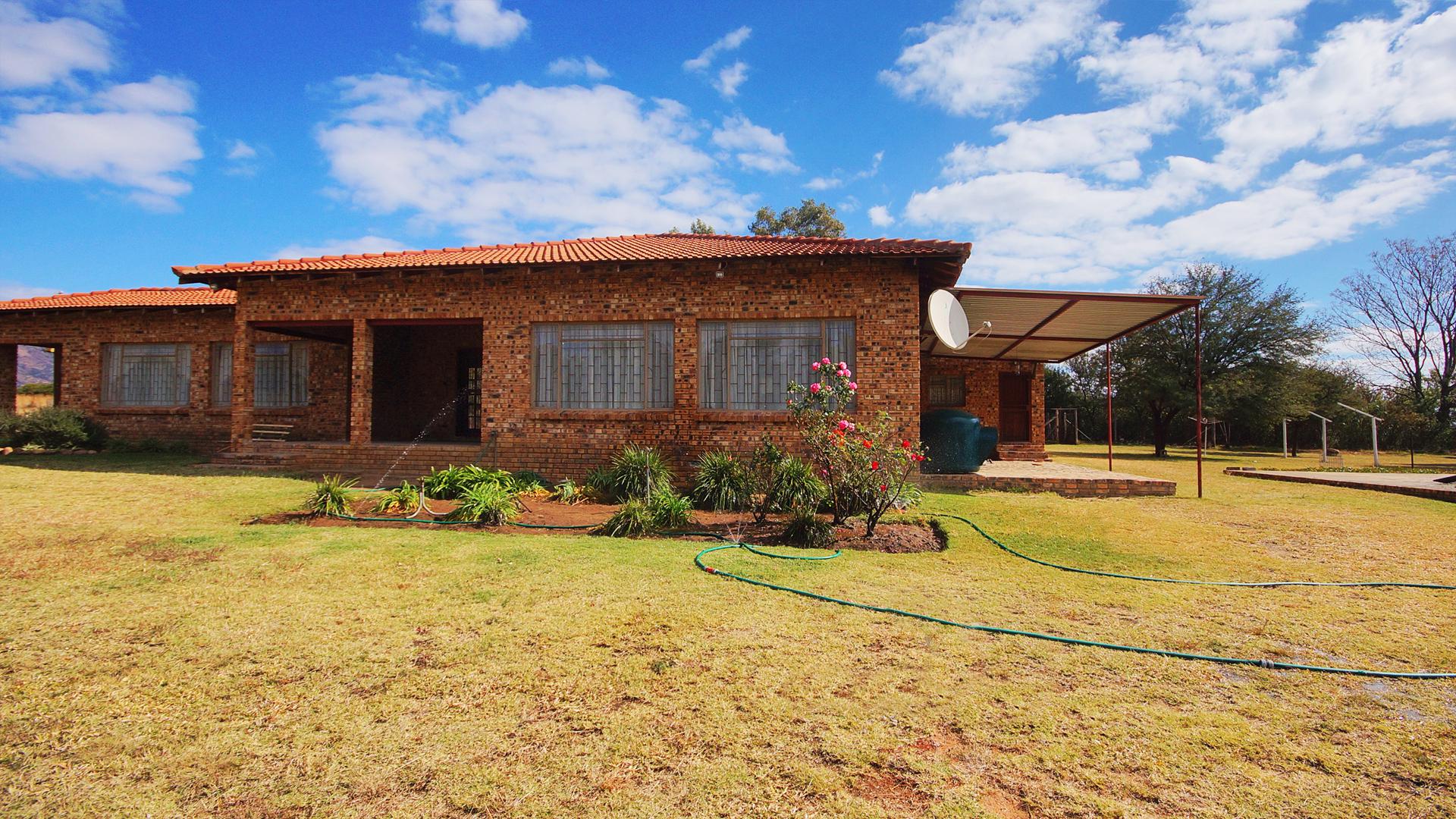Front View of property in Rustenburg