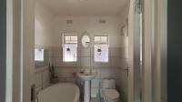 Bathroom 1 - 5 square meters of property in Vaalpark