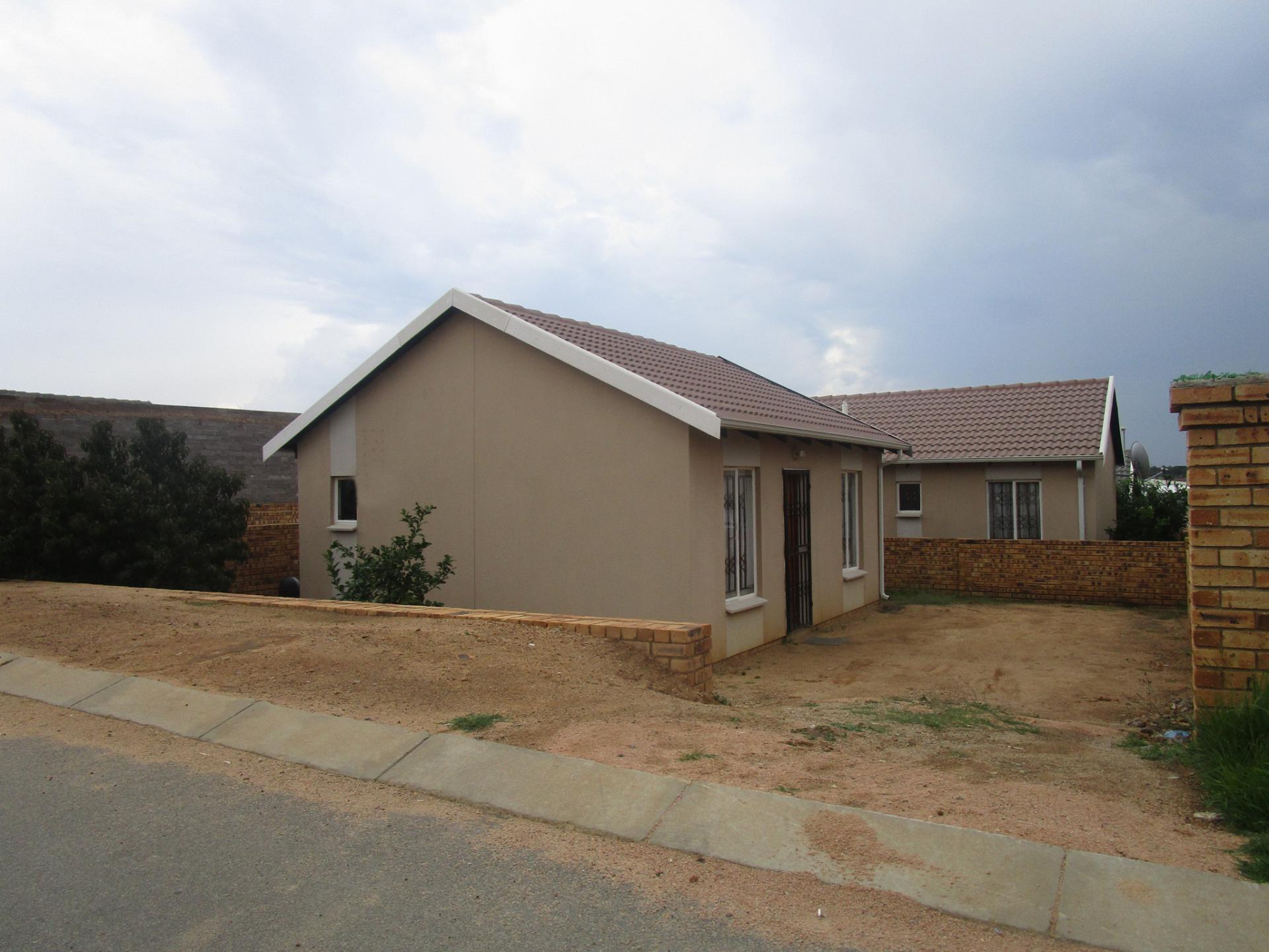 Front View of property in Zandspruit