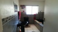 Bathroom 1 - 10 square meters of property in Noordhoek (Bloemfontein)