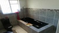 Bathroom 1 - 10 square meters of property in Noordhoek (Bloemfontein)
