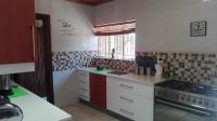Kitchen - 19 square meters of property in Brakpan