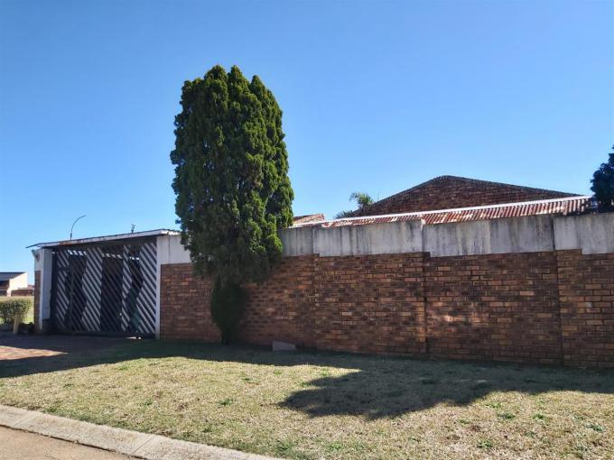Standard Bank SIE Sale In Execution 3 Bedroom House for Sale in Birchleigh - MR173994