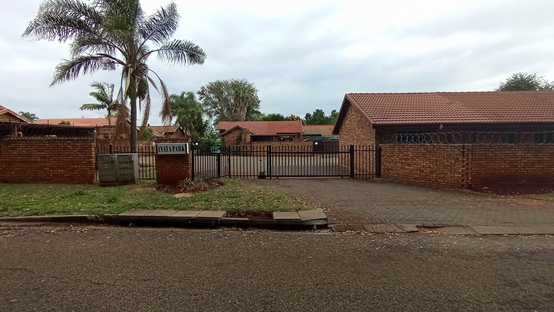 Front View of property in Hesteapark