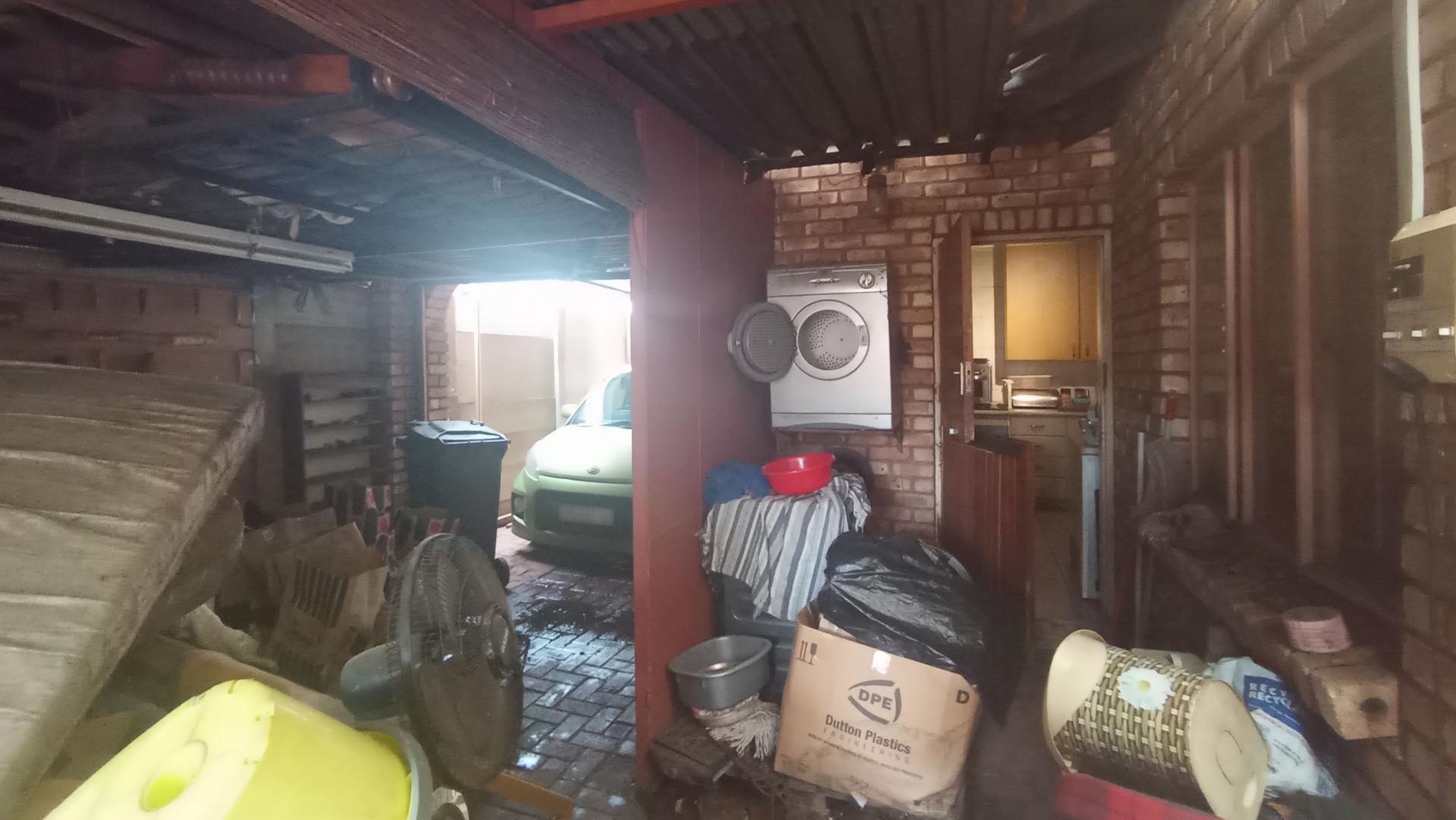 Garage - 51 square meters of property in Hesteapark