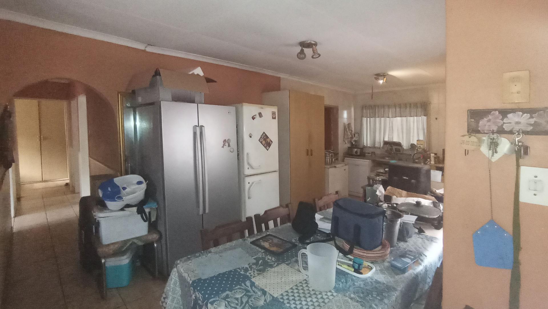 Dining Room - 8 square meters of property in Hesteapark