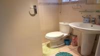 Bathroom 1 - 5 square meters of property in Lakefield