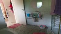 Bathroom 2 - 12 square meters of property in Lakefield