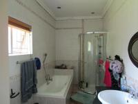 Main Bathroom - 8 square meters of property in Lakefield