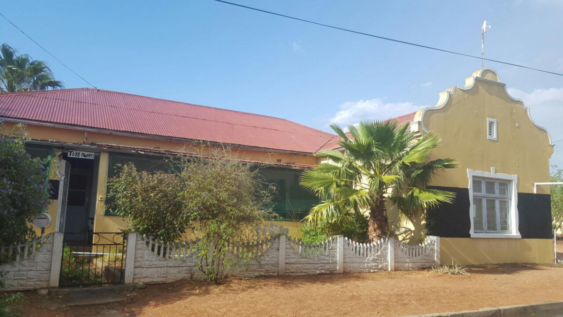 Front View of property in Vanrhynsdorp