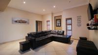 Lounges - 25 square meters of property in Hartbeespoort