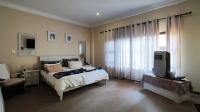 Main Bedroom - 27 square meters of property in Hartbeespoort