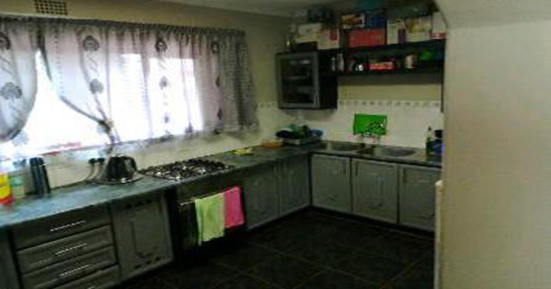 Kitchen of property in Kempton Park