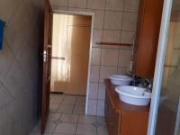 Main Bathroom - 8 square meters of property in Elarduspark