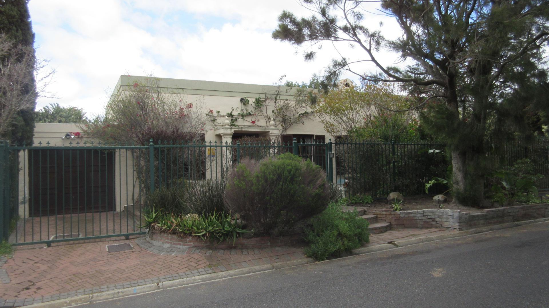 Front View of property in Retreat