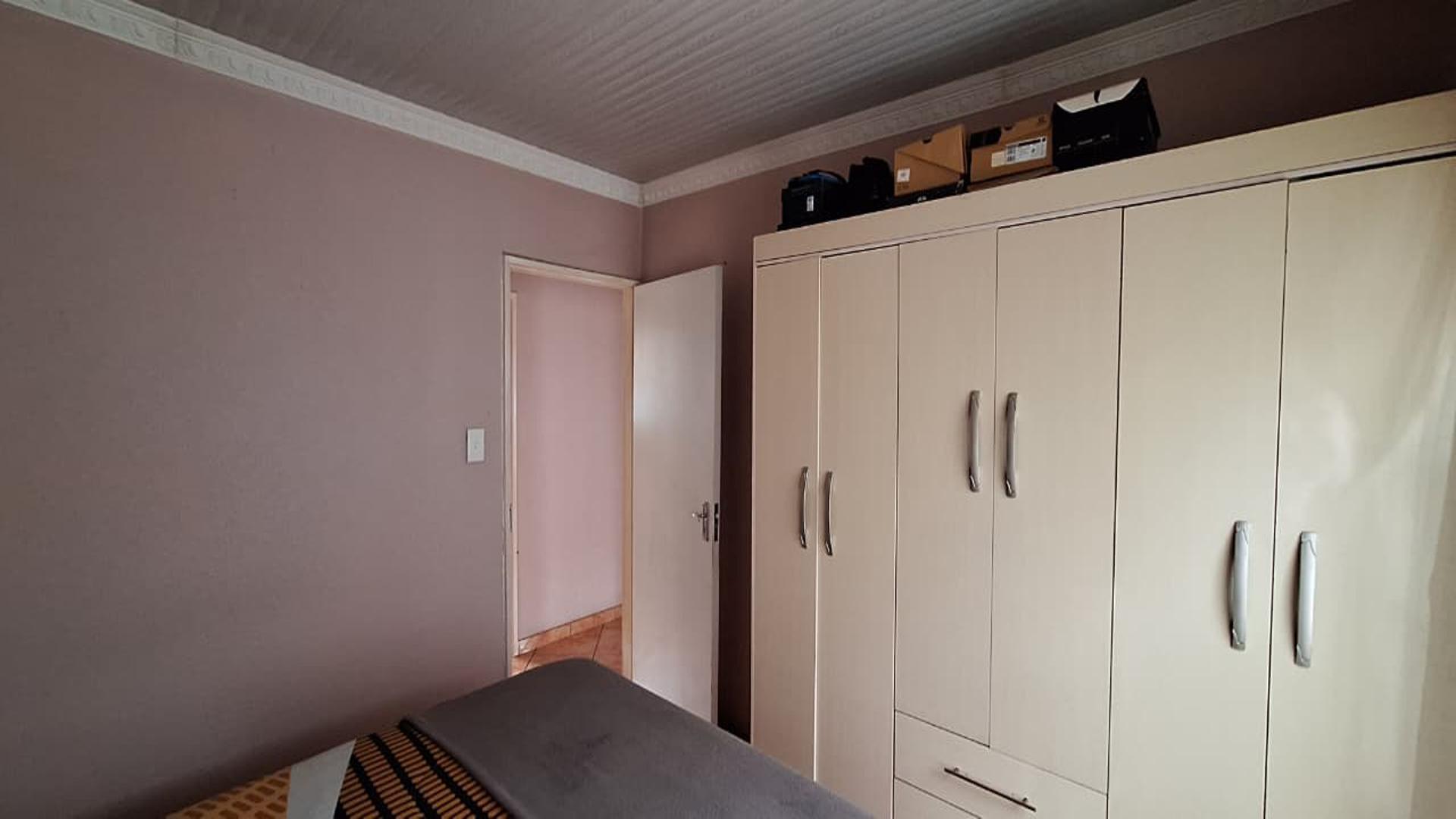 Bed Room 2 - 12 square meters of property in Payneville