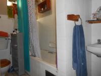 Bathroom 1 - 5 square meters of property in Glen Marais