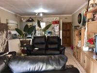 Lounges - 28 square meters of property in Glen Marais