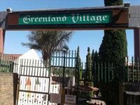 Front View of property in Glen Marais