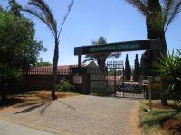Front View of property in Glen Marais