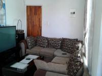 Lounges - 10 square meters of property in Roodekop