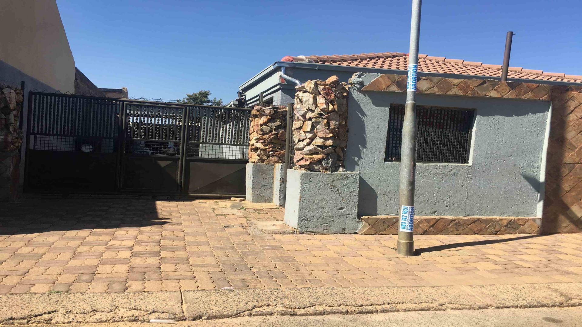 Front View of property in Soweto
