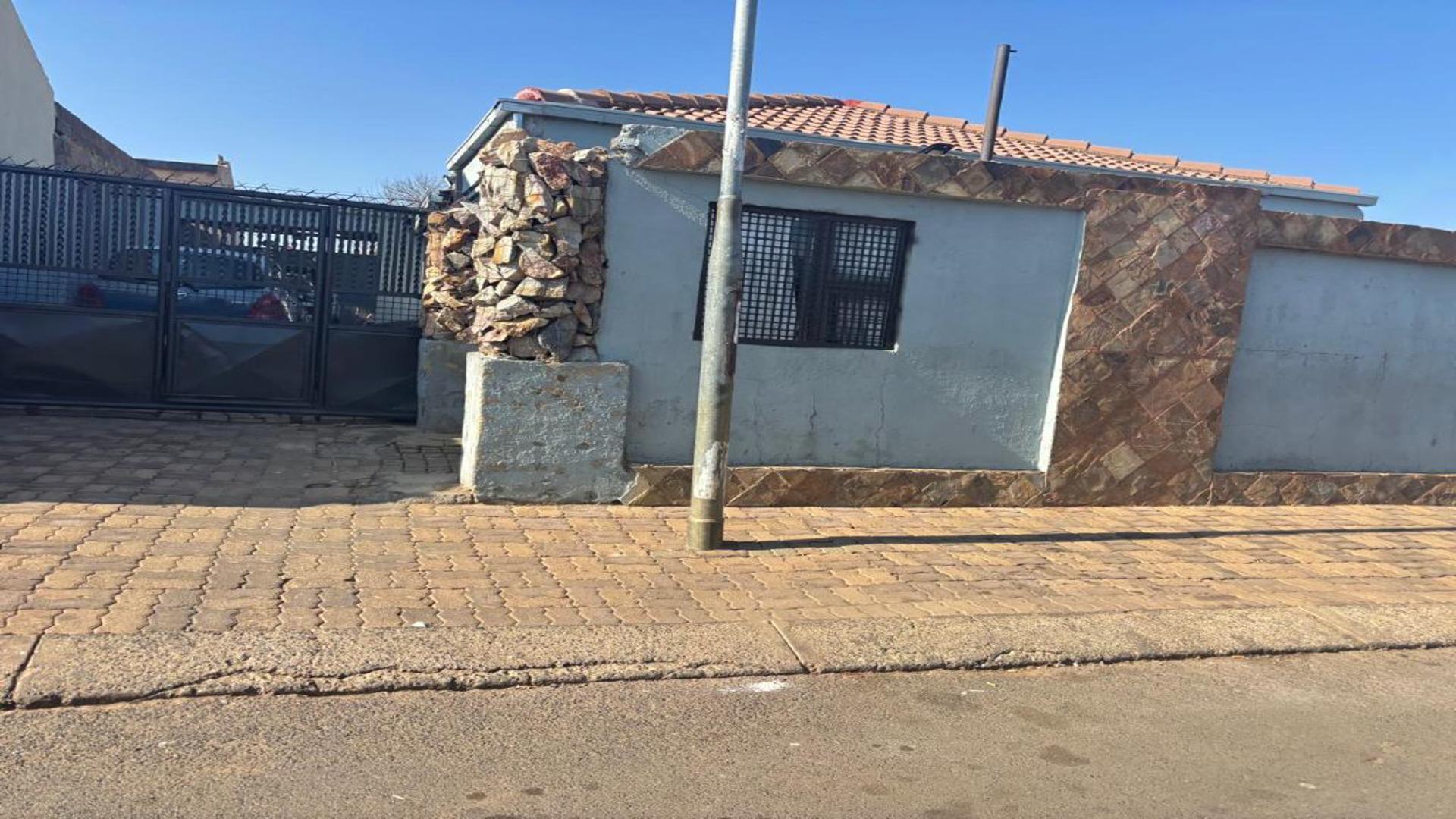 Front View of property in Soweto