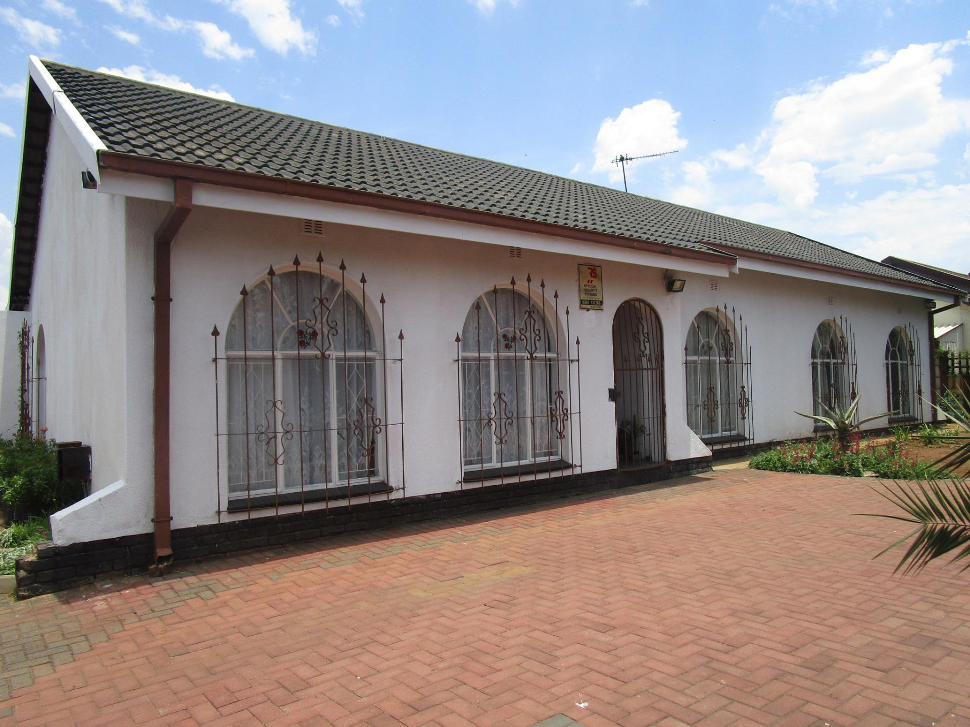 Front View of property in Vanderbijlpark