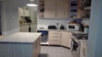 Kitchen - 27 square meters of property in Bluff