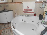 Main Bathroom - 5 square meters of property in Minnebron