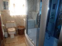 Bathroom 1 - 5 square meters of property in Minnebron