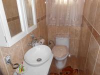 Guest Toilet - 2 square meters of property in Minnebron