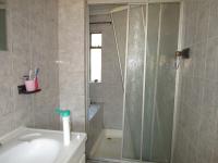 Main Bathroom - 7 square meters of property in Comet