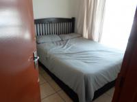 Bed Room 1 - 7 square meters of property in Roodekop
