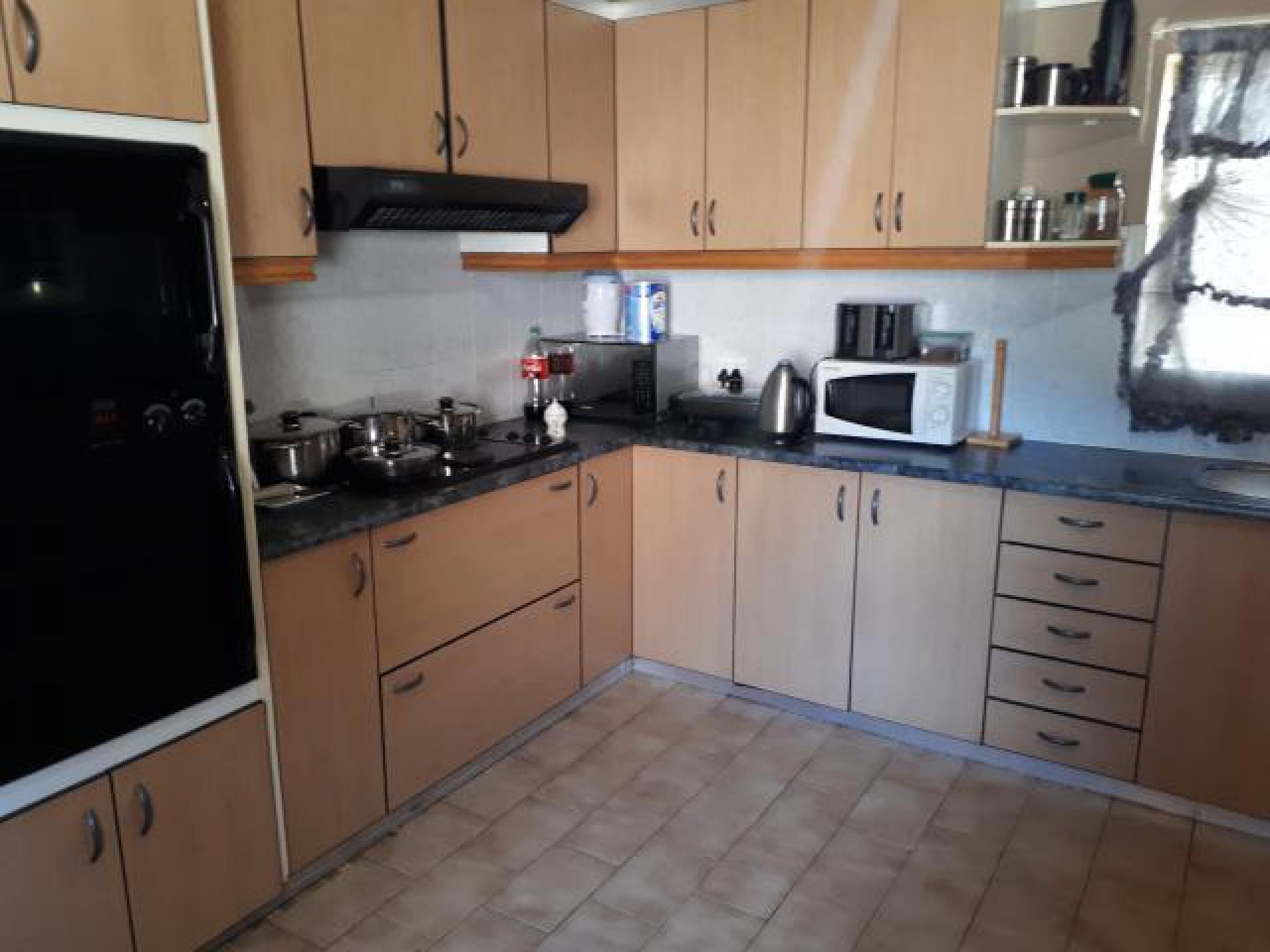 Kitchen of property in Despatch
