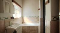 Bathroom 1 - 10 square meters of property in Pienaarspoort