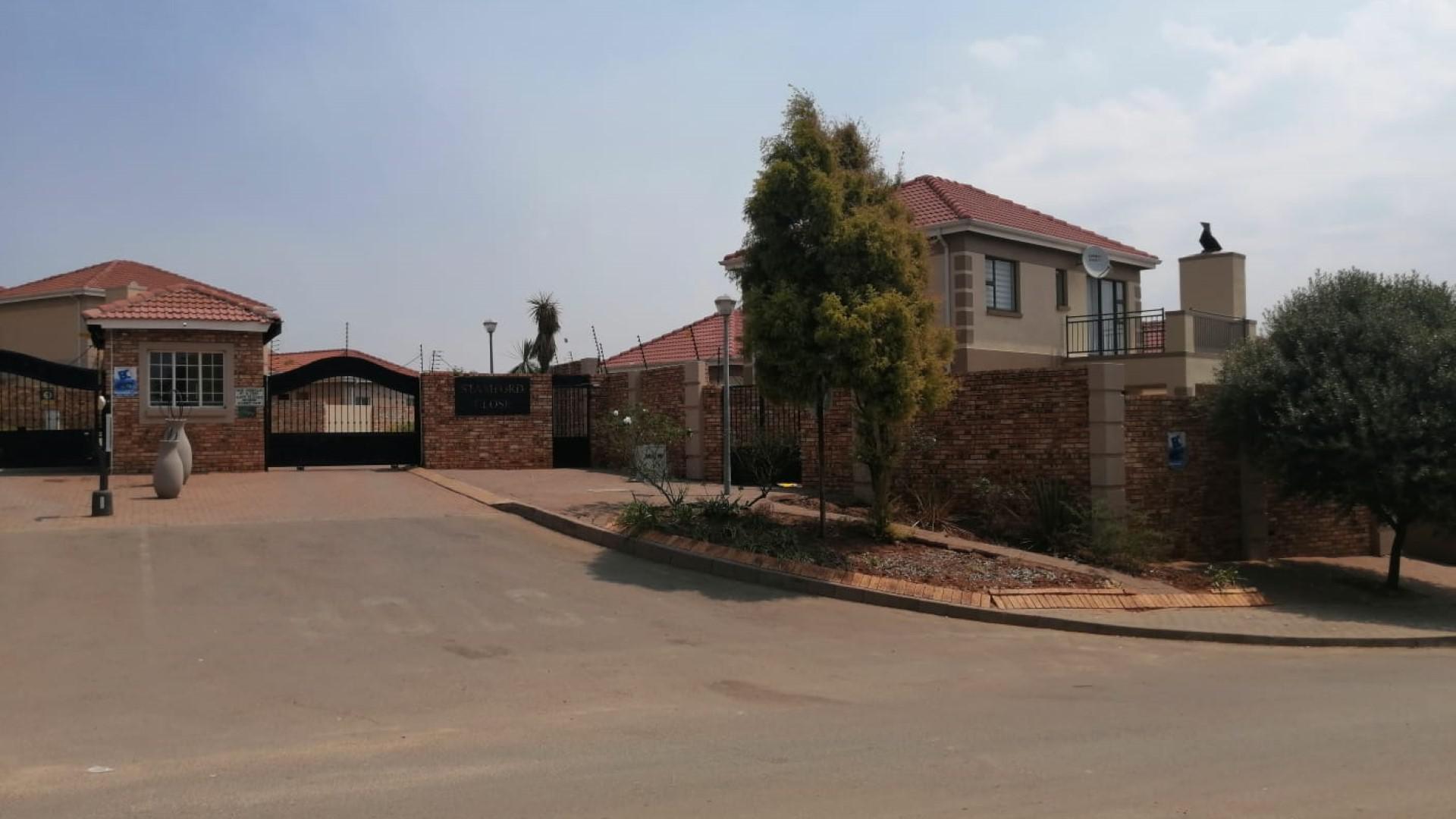 Front View of property in Zandspruit