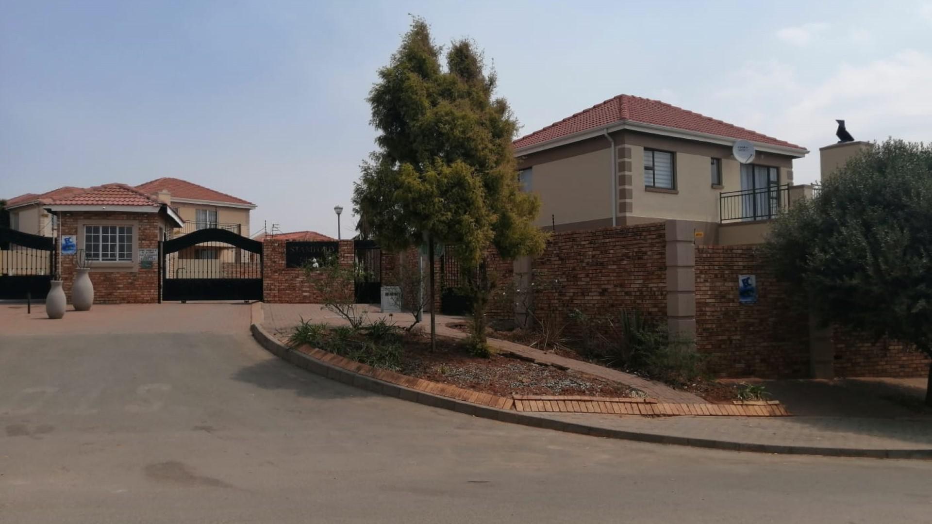 Front View of property in Zandspruit