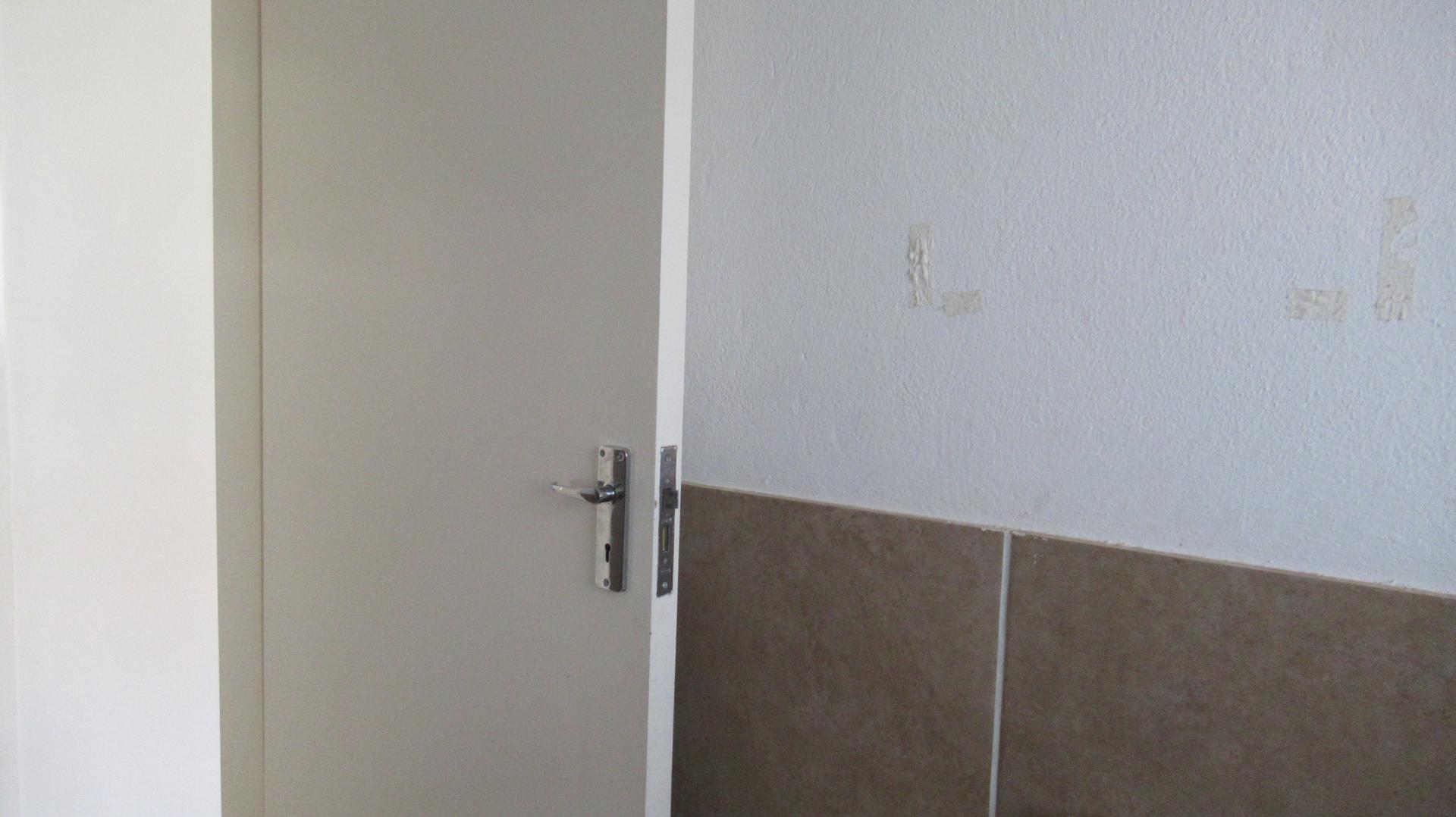 Bathroom 1 - 5 square meters of property in Zandspruit